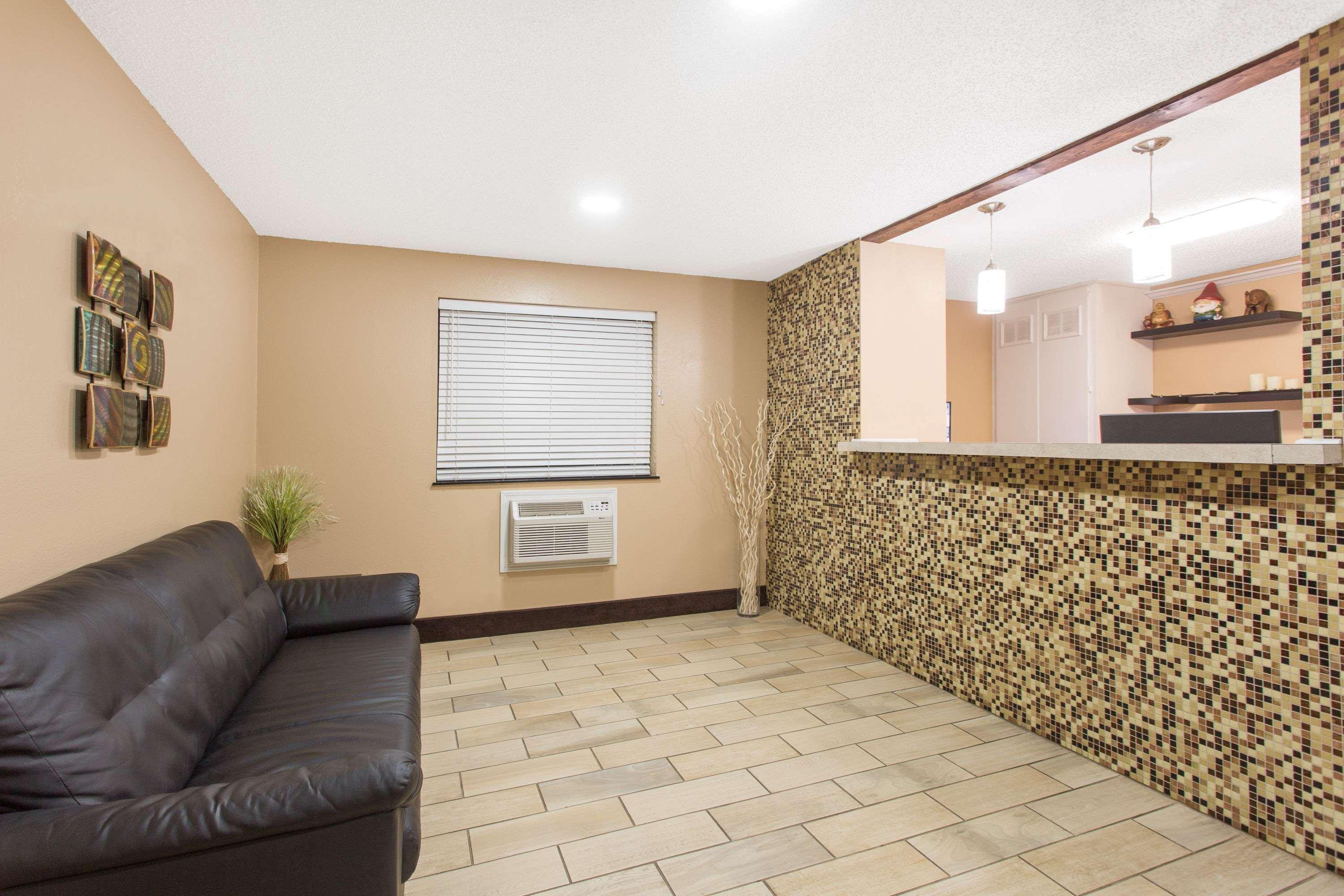 מלון Super 8 By Wyndham Columbus Airport מראה חיצוני תמונה