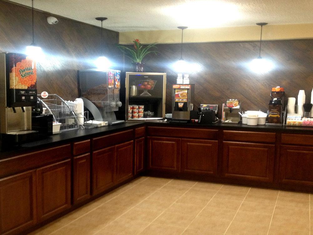 מלון Super 8 By Wyndham Columbus Airport מראה חיצוני תמונה